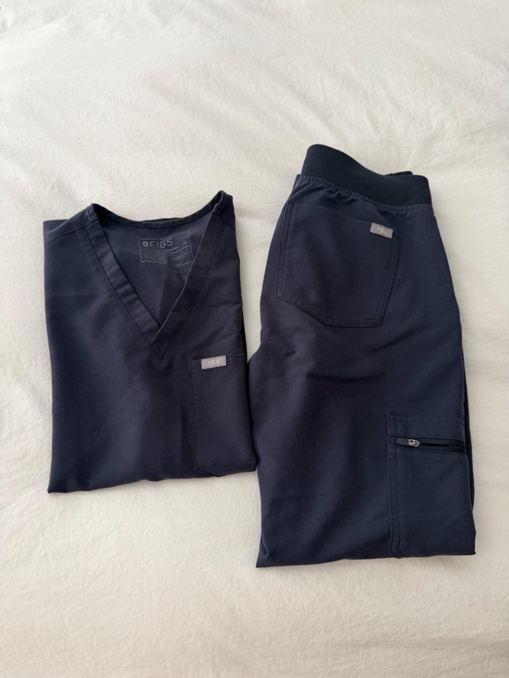 FIGS Quiet Navy Set